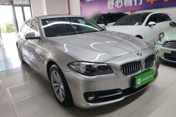 Used BMW 5 Series 2014 520Li Elegant Model Front Right 45 Deg