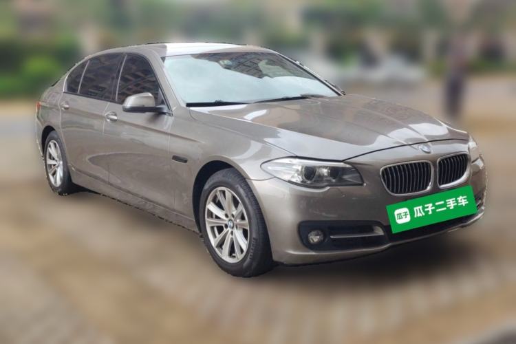 Used BMW 5 Series 2014 520Li Elegant Model Front Right 45 Deg