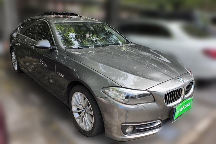 Used BMW 5 Series 2014 525Li Luxury Design Package Front Right 45 Deg