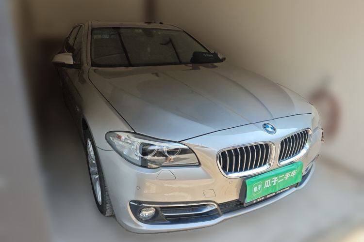 Used BMW 5 Series 2014 525Li Luxury Design Package Front Right 45 Deg