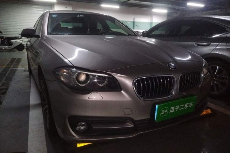 Used BMW 5 Series 2014 520Li Elegant Model Front Right 45 Deg