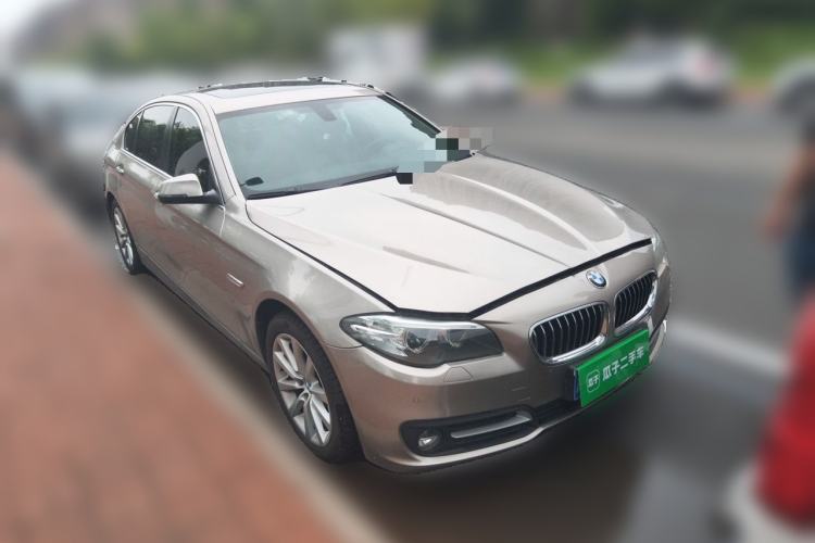 Used BMW 5 Series 2014 528Li xDrive Luxury Design Package Front Right 45 Deg