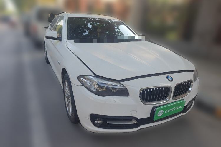 Used BMW 5 Series 2014 520Li Elegant Model Front Right 45 Deg