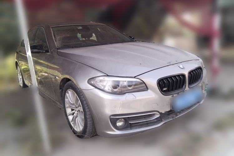 Used BMW 5 Series 2014 525Li Luxury Design Package Front Right 45 Deg