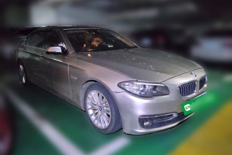 Used BMW 5 Series 2014 525Li Luxury Design Package Front Right 45 Deg