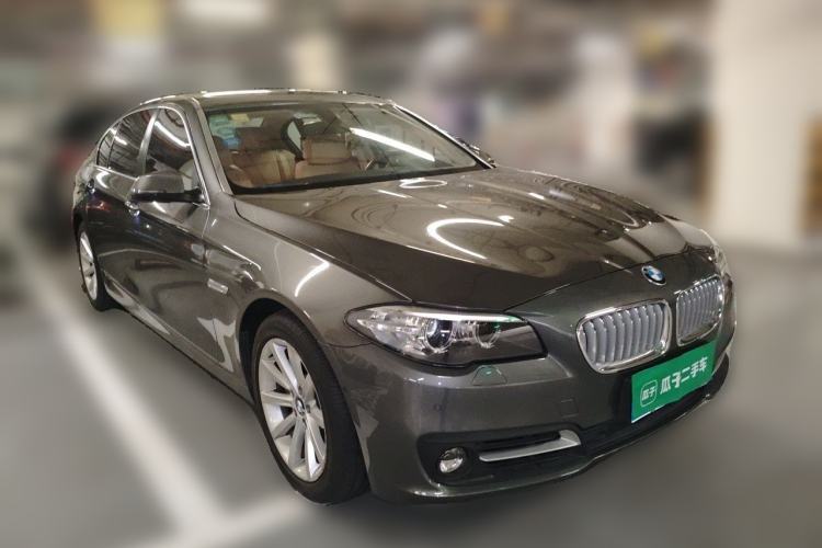 Used BMW 5 Series 2014 535Li Leading Model Front Right 45 Deg