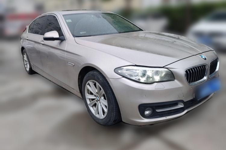Used BMW 5 Series 2014 520Li Elegant Model Front Right 45 Deg