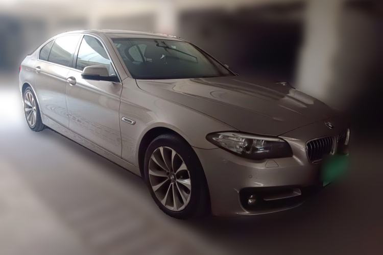 Used BMW 5 Series 2014 528Li Leading Model Front Right 45 Deg