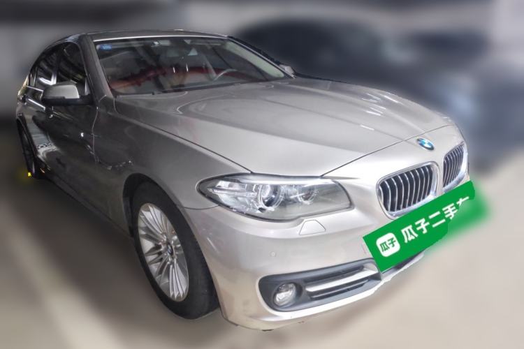 Used BMW 5 Series 2014 525Li Leading Model Front Right 45 Deg
