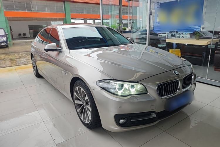 Used BMW 5 Series 2014 528Li Leading Model Front Right 45 Deg