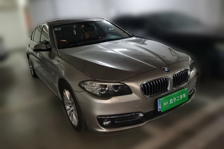 Used BMW 5 Series 2014 525Li Luxury Design Package Front Right 45 Deg