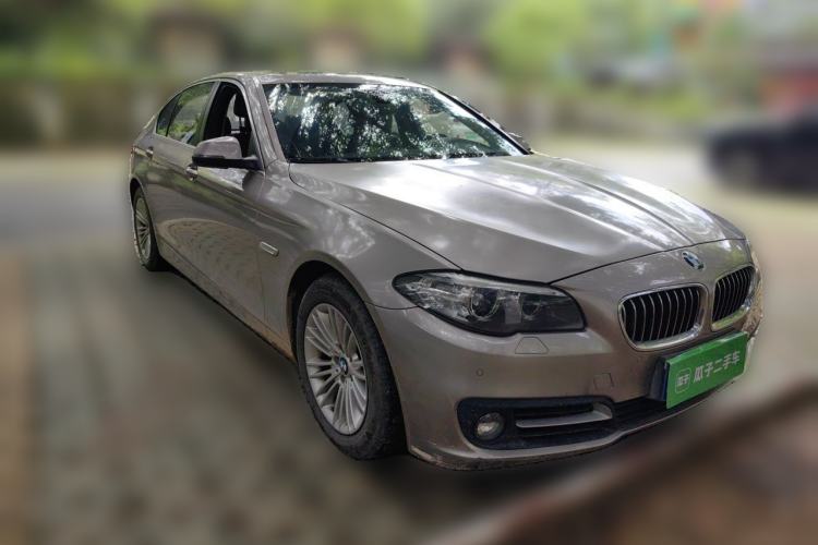 Used BMW 5 Series 2014 525Li Leading Model Front Right 45 Deg