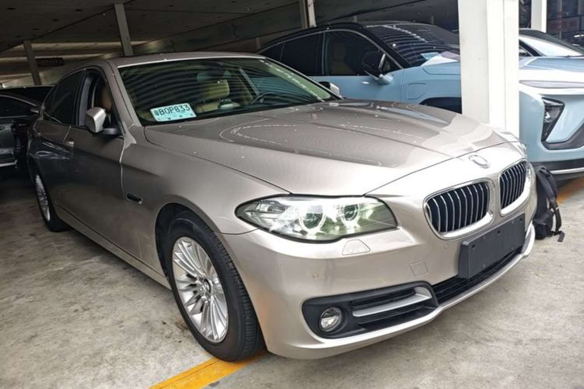 Used BMW 5 Series 2014 525Li Leading Model Front Right 45 Deg