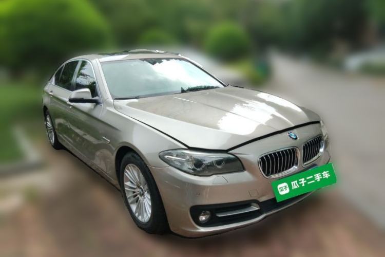 Used BMW 5 Series 2014 525Li Leading Model Front Right 45 Deg