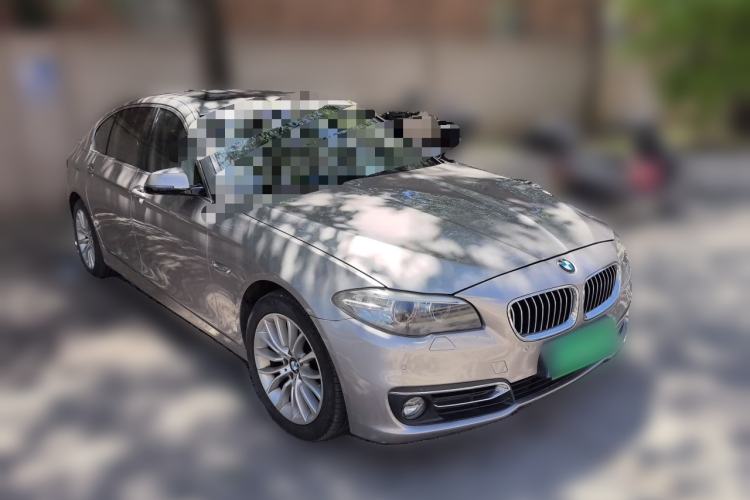 Used BMW 5 Series 2014 525Li Luxury Design Package Front Right 45 Deg