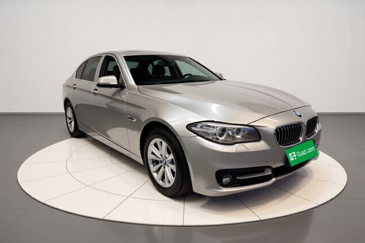 Used BMW 5 Series 2014 520Li Elegant Model Front Right 45 Deg