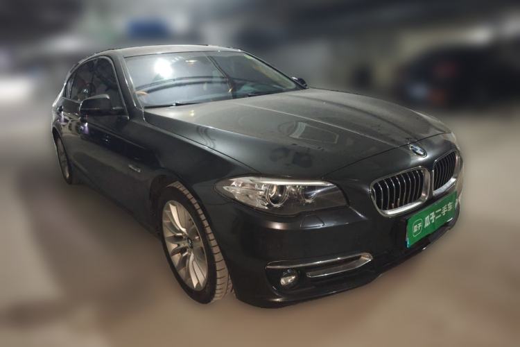 Used BMW 5 Series 2014 525Li Luxury Design Package Front Right 45 Deg