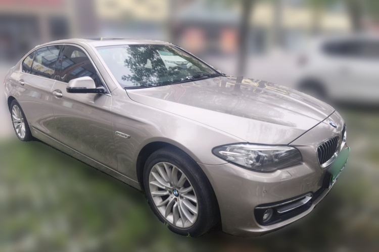 Used BMW 5 Series 2014 525Li Luxury Design Package Front Right 45 Deg