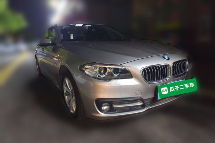 Used BMW 5 Series 2014 520Li Elegant Model Front Right 45 Deg