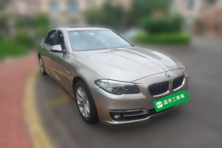 Used BMW 5 Series 2014 520Li Elegant Model Front Right 45 Deg