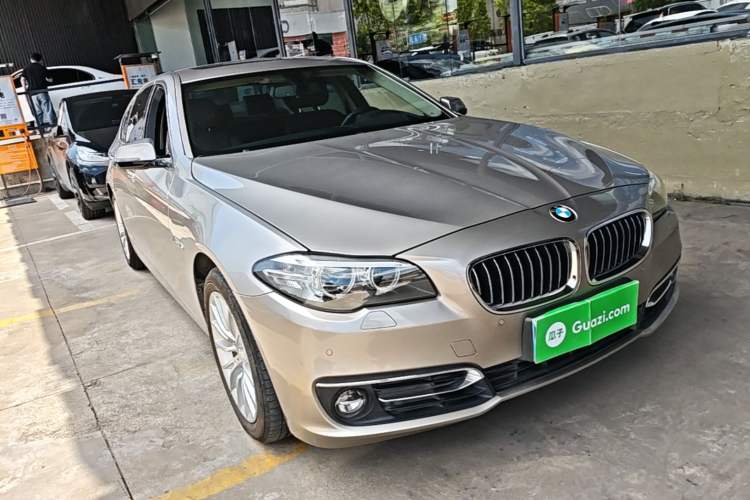 Used BMW 5 Series 2014 525Li Luxury Design Package Front Right 45 Deg