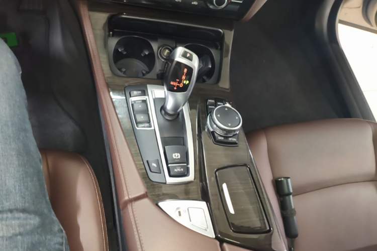 Used BMW 5 Series 2014 525Li Luxury Design Package Gear Lever