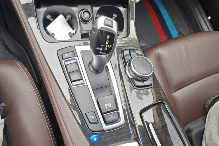 Used BMW 5 Series 2014 525Li Luxury Design Package Gear Lever