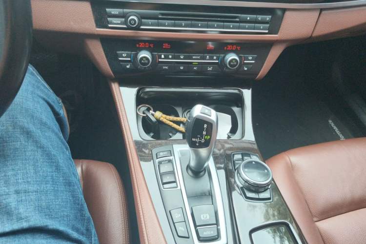 Used BMW 5 Series 2014 528Li xDrive Luxury Design Package Gear Lever