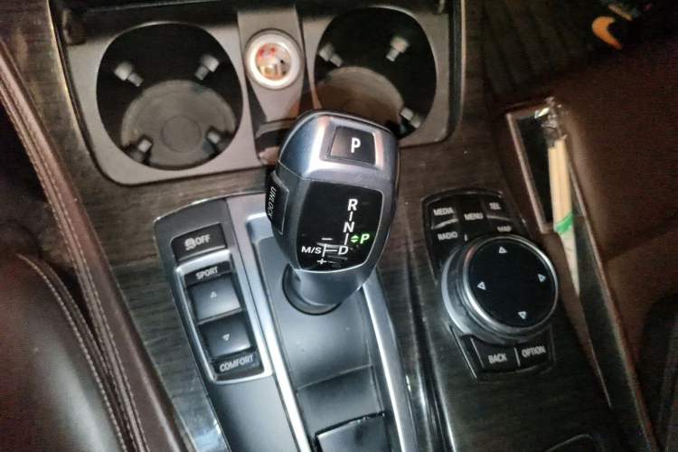Used BMW 5 Series 2014 525Li Luxury Design Package Gear Lever