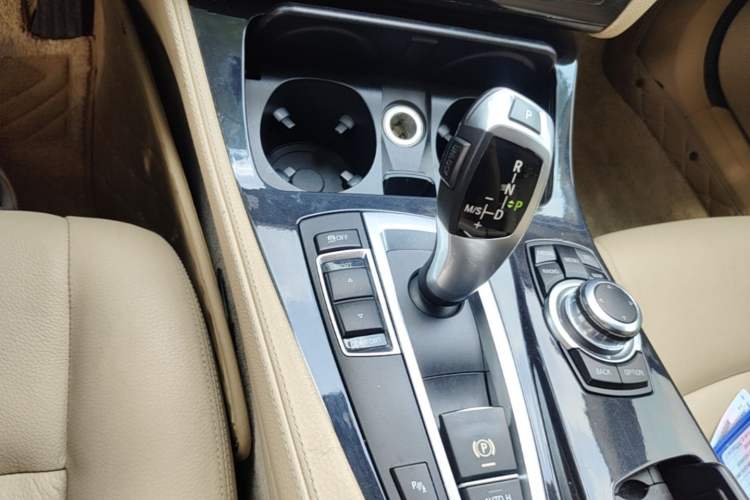 Used BMW 5 Series 2014 520Li Elegant Model Gear Lever