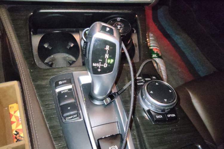 Used BMW 5 Series 2014 525Li Luxury Design Package Gear Lever