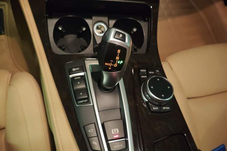 Used BMW 5 Series 2014 535Li Leading Model Gear Lever