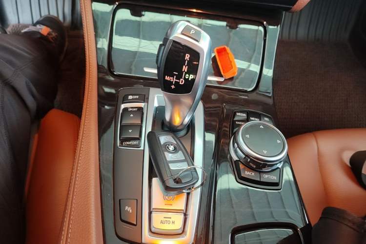 Used BMW 5 Series 2014 528Li Leading Model Gear Lever