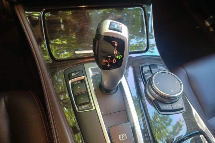 Used BMW 5 Series 2014 525Li Luxury Design Package Gear Lever