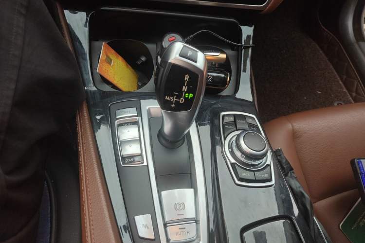 Used BMW 5 Series 2014 520Li Elegant Model Gear Lever
