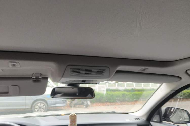 Used BMW 5 Series 2014 535i Design Package Model Headliner