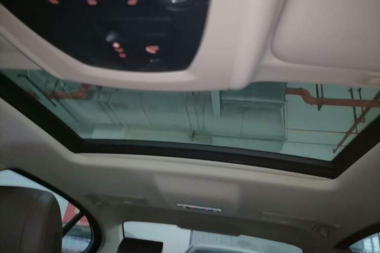 Used BMW 5 Series 2014 525Li Luxury Design Package Headliner