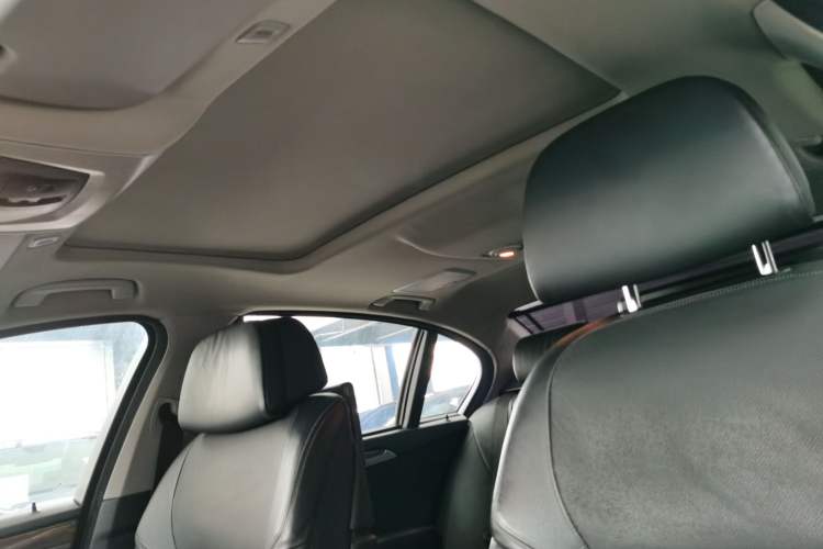 Used BMW 5 Series 2014 535Li Leading Model Headliner