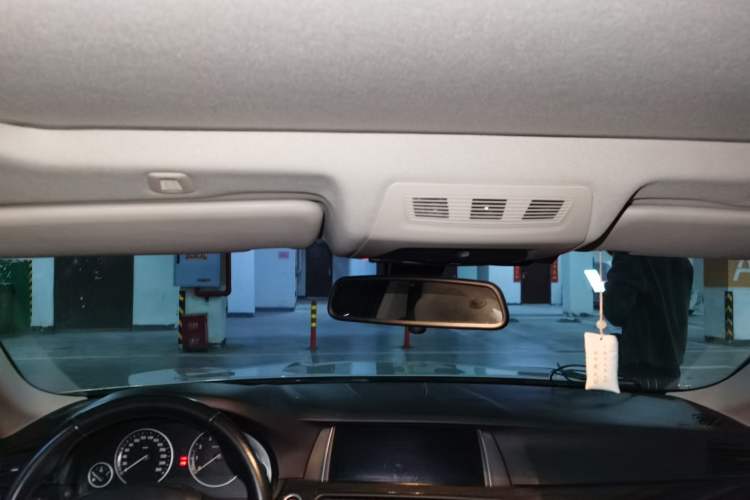 Used BMW 5 Series 2014 525Li Luxury Design Package Headliner