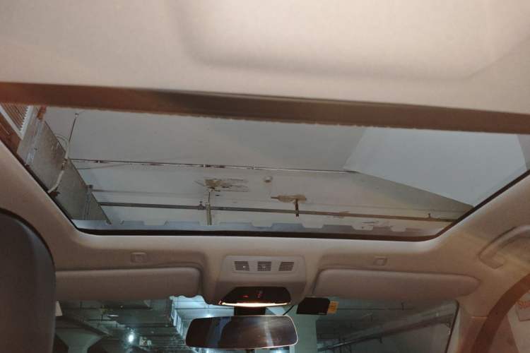 Used BMW 5 Series 2014 525Li Luxury Design Package Headliner