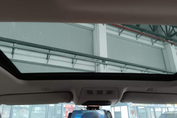 Used BMW 5 Series 2014 525Li Luxury Design Package Headliner