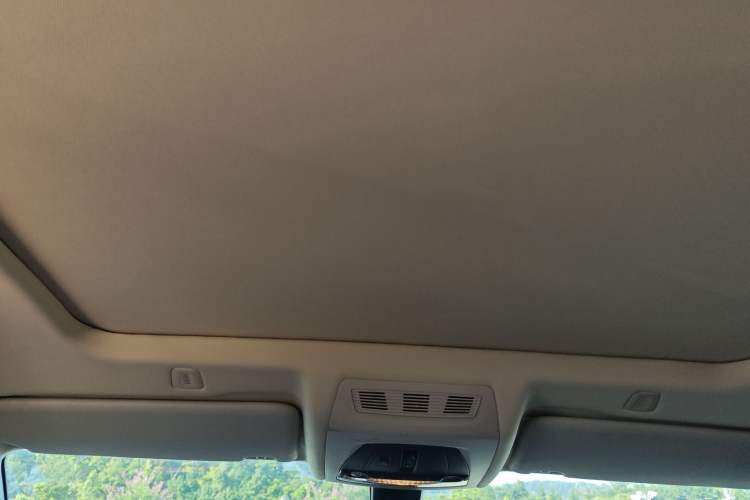 Used BMW 5 Series 2014 525Li Luxury Design Package Headliner