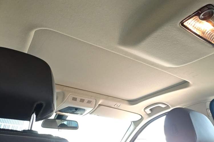 Used BMW 5 Series 2014 525Li Luxury Design Package Headliner