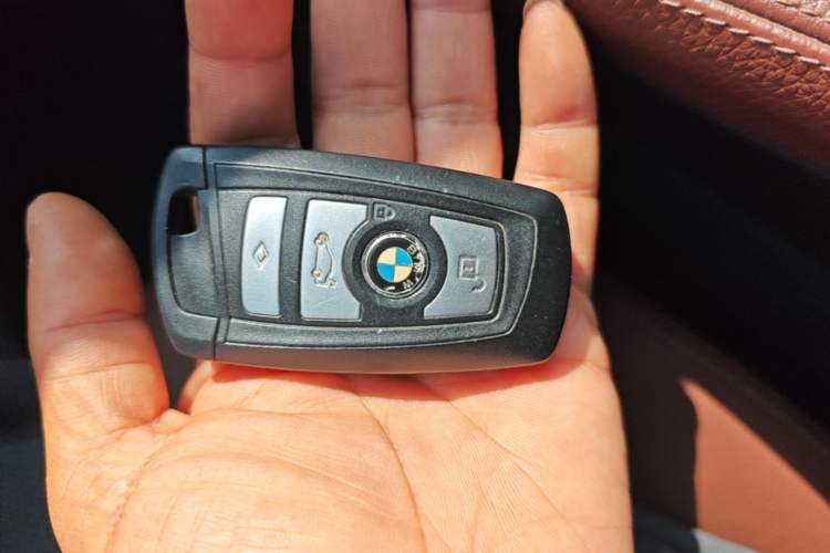 Used BMW 5 Series 2014 520Li Elegant Model Interior 1