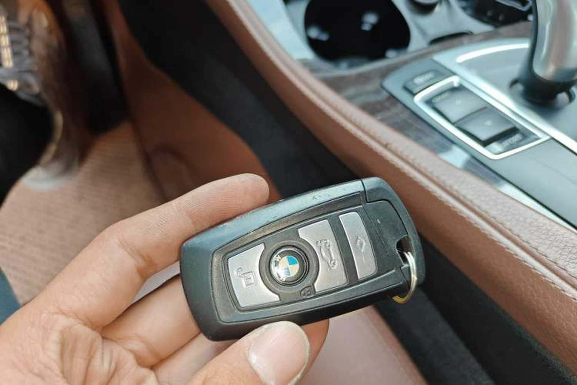 Used BMW 5 Series 2014 525Li Leading Model Interior 1