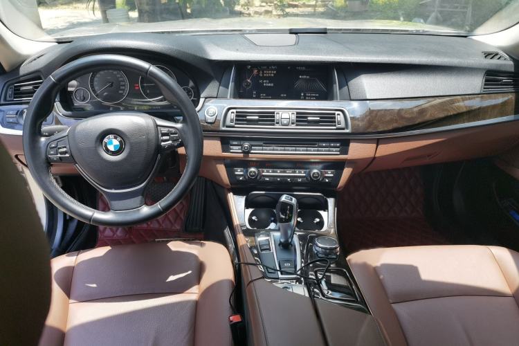 Used BMW 5 Series 2014 528Li Luxury Design Package Interior 2