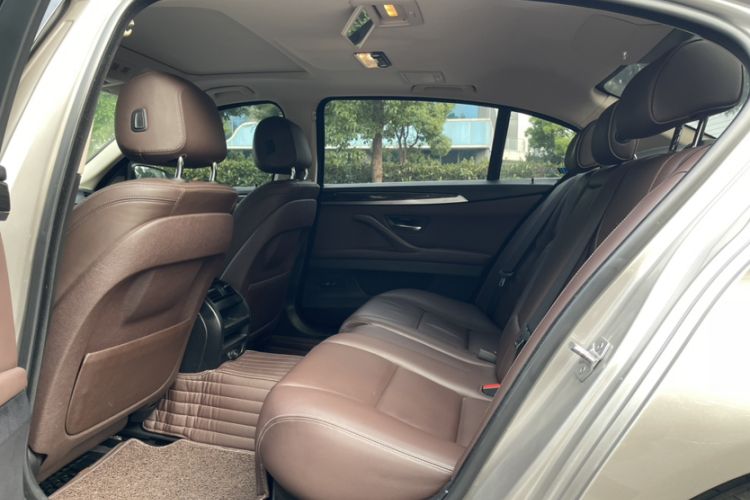 Used BMW 5 Series 2014 525Li Luxury Design Package Interior 2