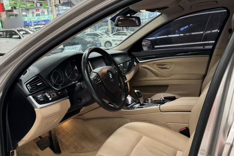 Used BMW 5 Series 2014 520Li Elegant Model Interior 2