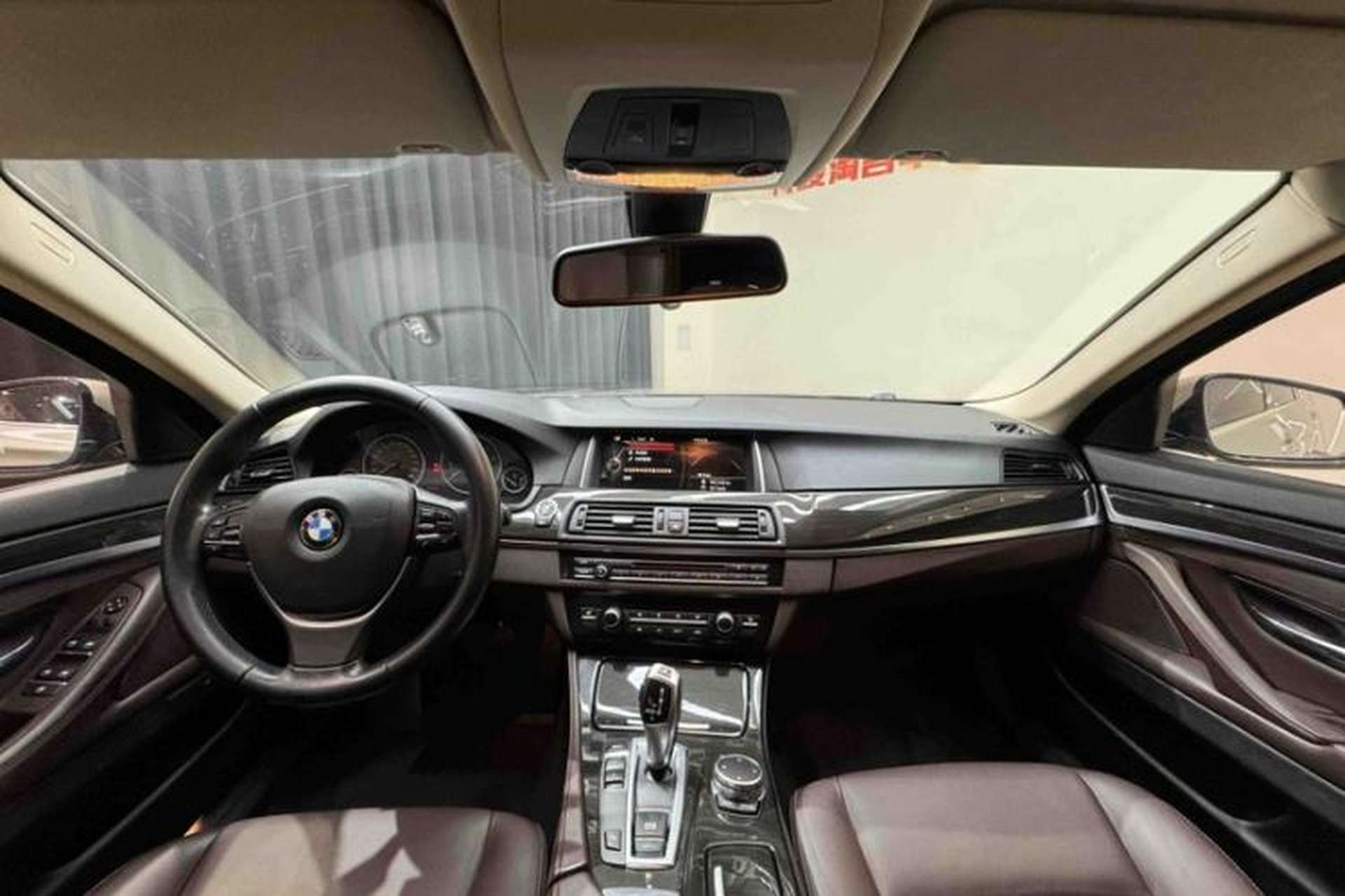 Used BMW 5 Series 2014 525Li Luxury Design Package Interior 2