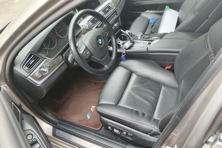 Used BMW 5 Series 2014 535i Design Package Model Interior 3